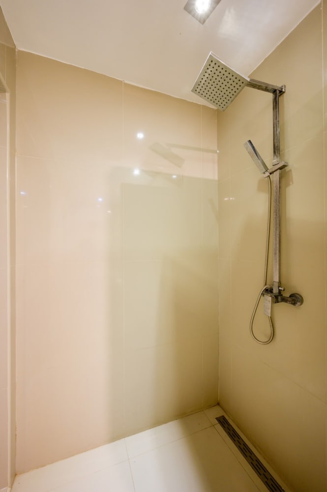 Premium Triple Room, Pool View - Photo 12