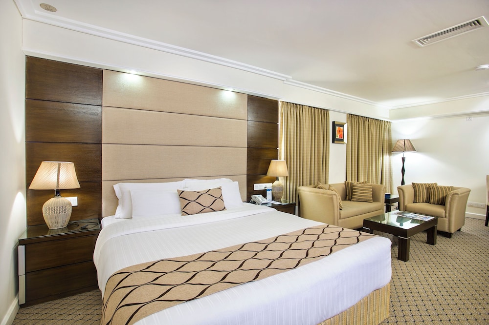 Junior Suite, 1 Bedroom, Ensuite, City View photo 1