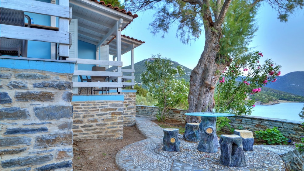 Superior Double or Twin Room, Front of the Sea photo 3