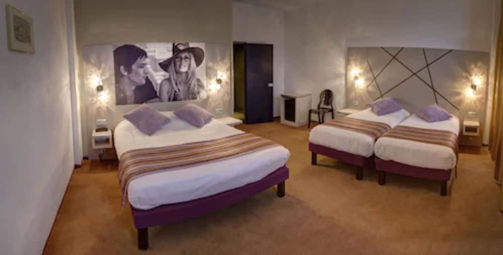 Family Quadruple Room - Photo 3