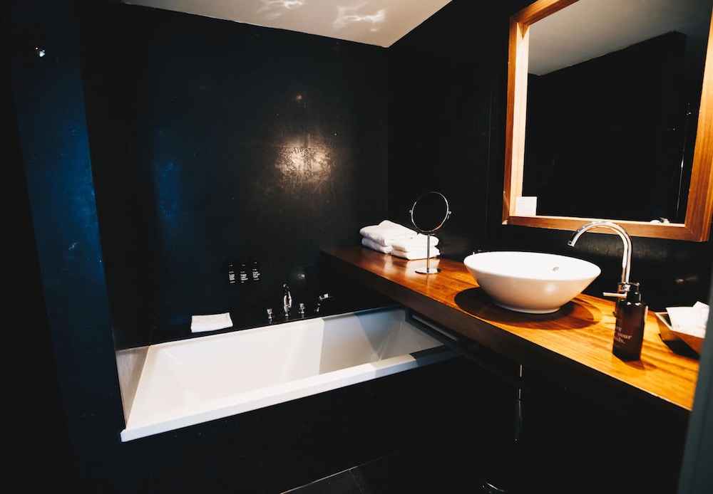 Luxury Suite, City View (High floor) - Photo 12