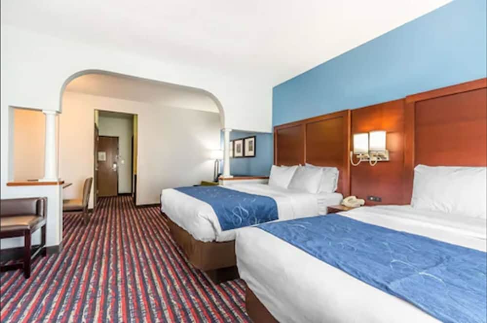Suite, Multiple Beds, Accessible, Non Smoking - Photo 4