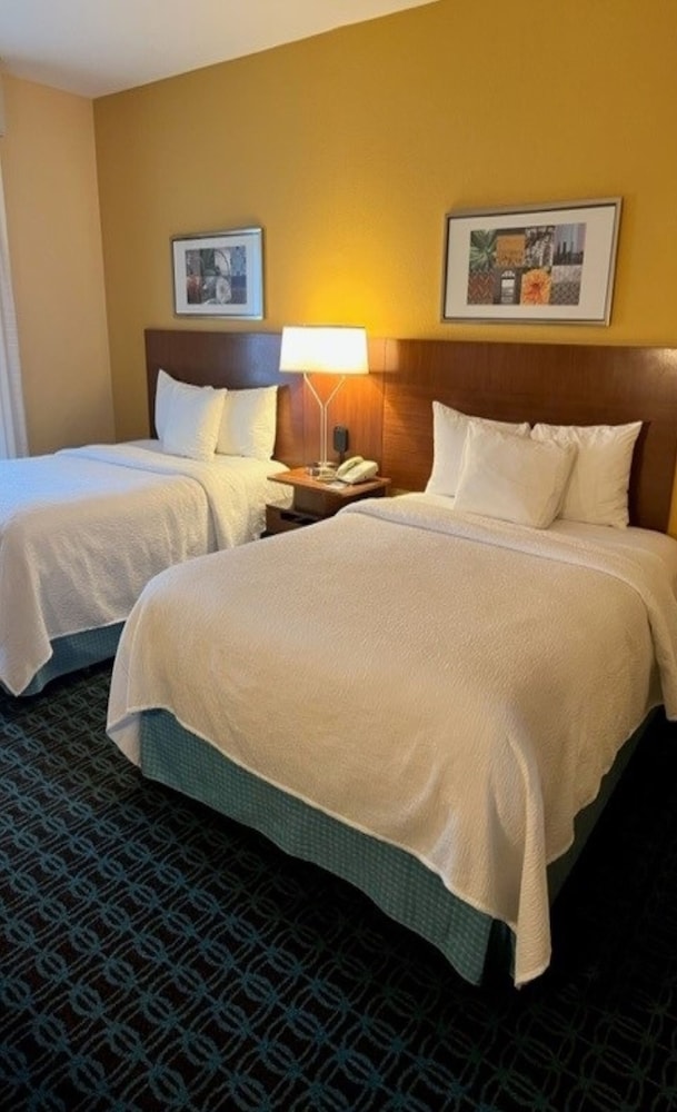 Room, 2 Queen Beds (Hearing Accessible) photo 3