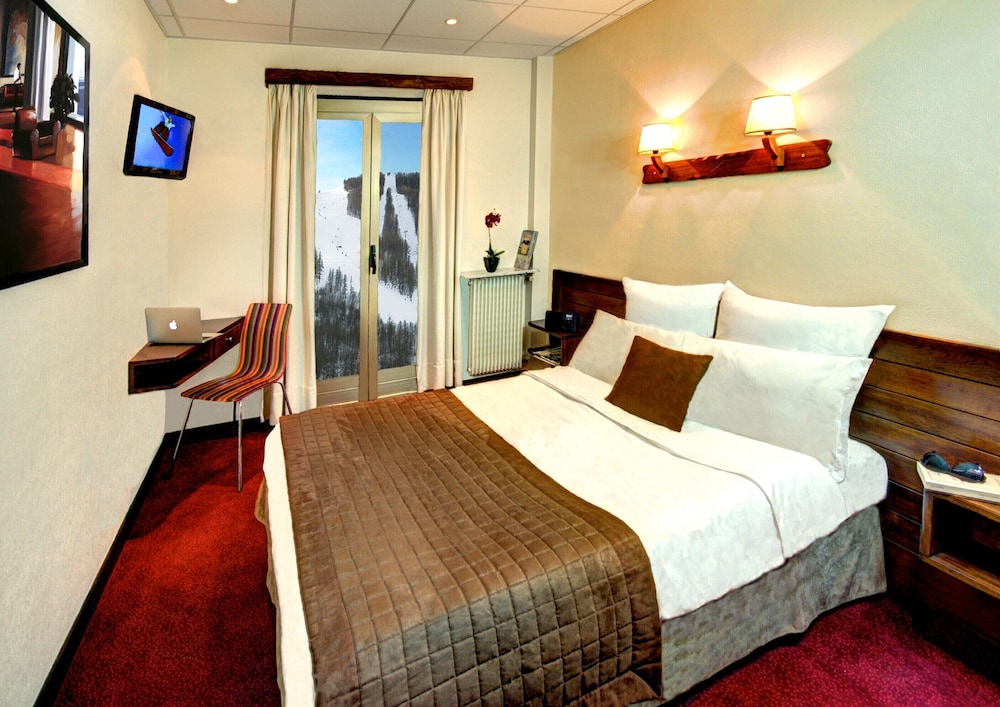 Superior Twin Room, 2 Twin Beds, Balcony, Mountain View