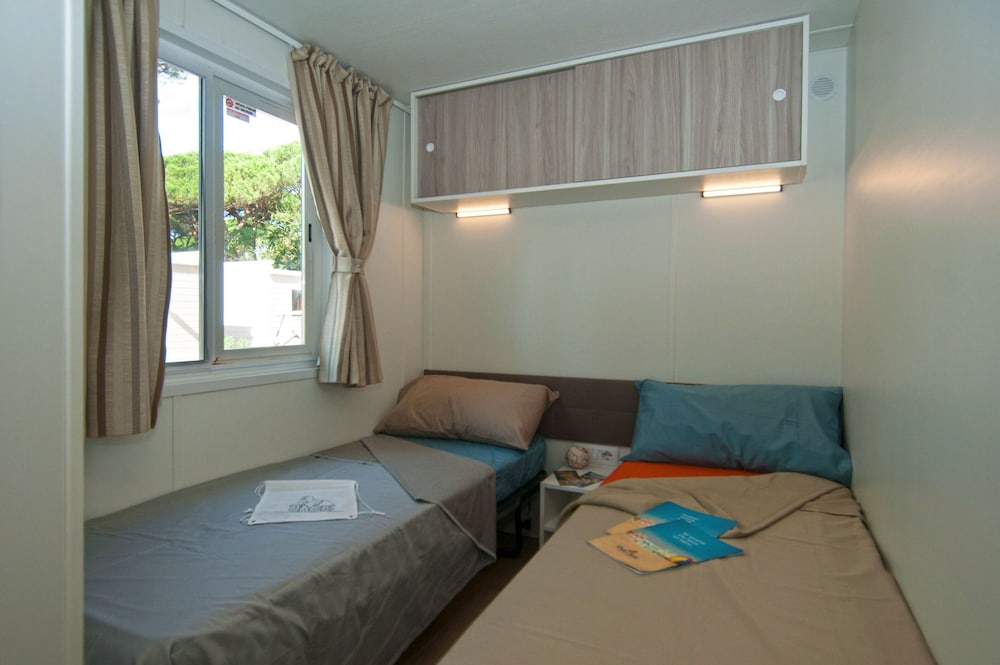 Deluxe Mobile Home, 3 Bedrooms, Garden View (Pet Friendly)