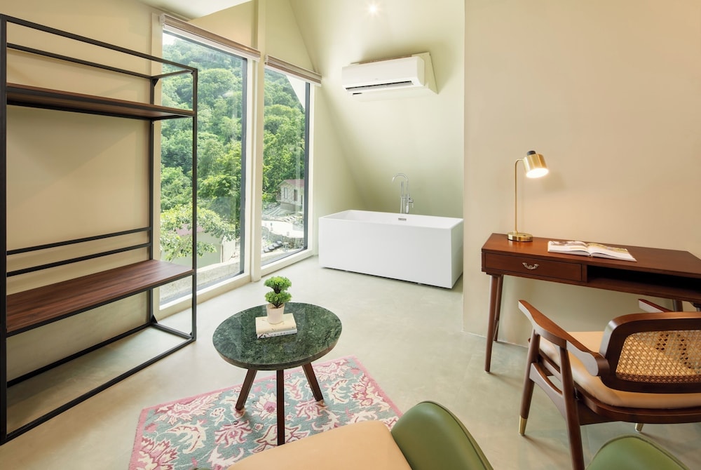 Luxury Studio Suite photo 2