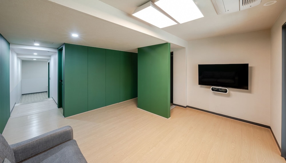 Basic Room, 1 Bedroom (Room B203 (Couple/Family Room)) - Photo 2