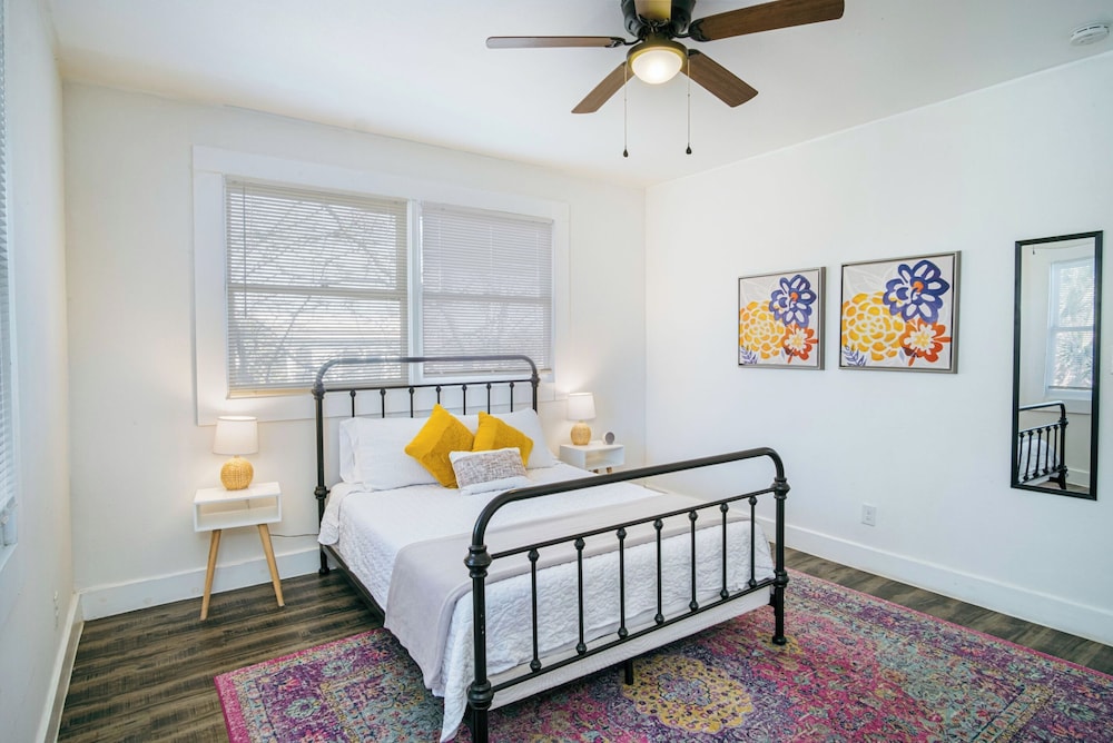 Apartment (2 Bedrooms)