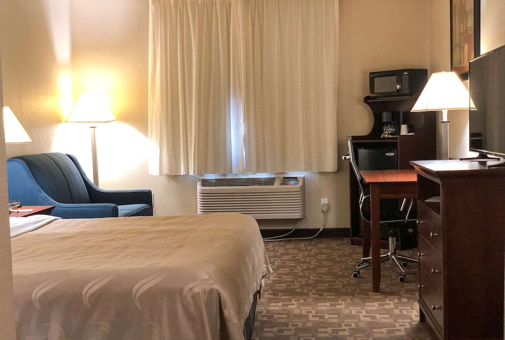 Business Room, 1 King Bed with Sofa bed, Non Smoking - Photo 3