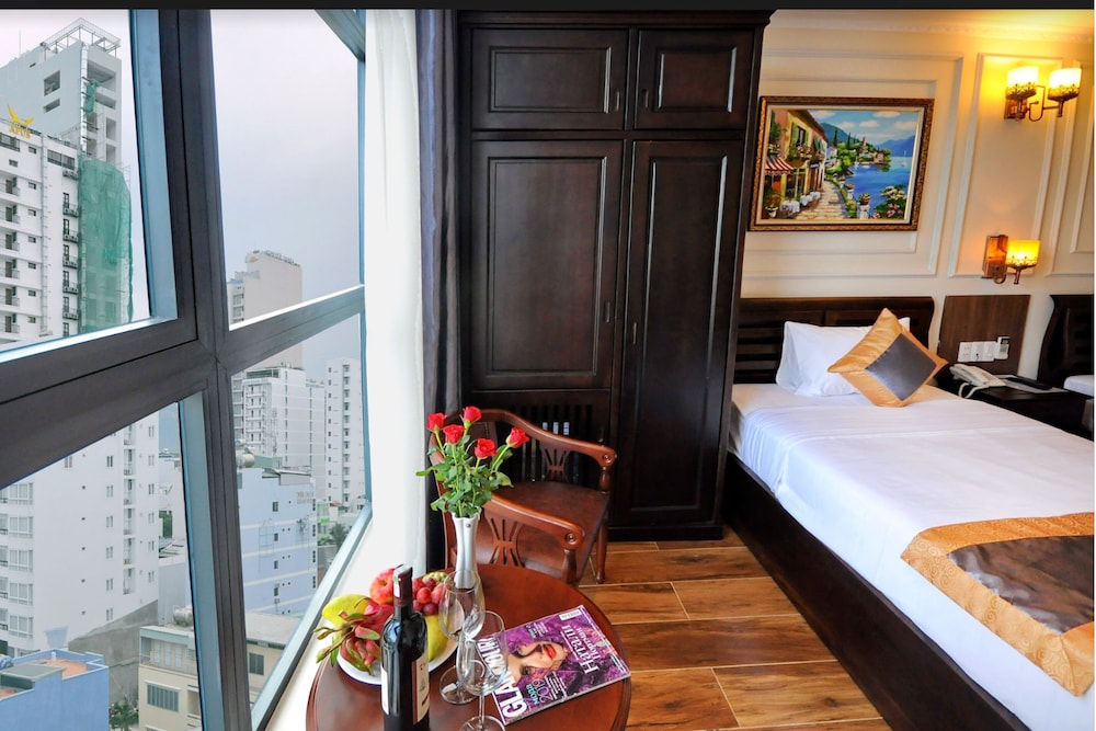 Deluxe Triple Room, City View - Photo 2