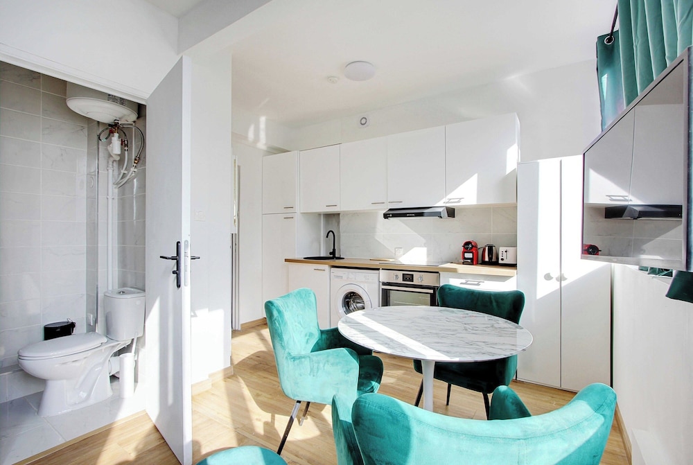 Apartment photo 2