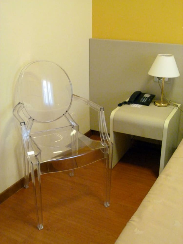 Standard Double Room - Photo 3