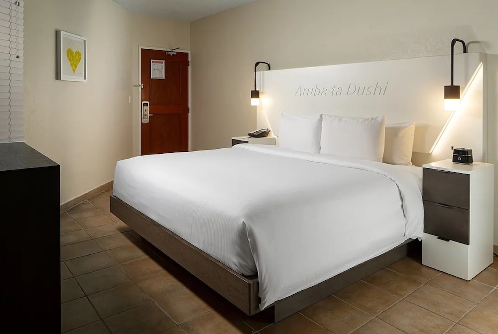 Suite, 1 Bedroom, Pool View
