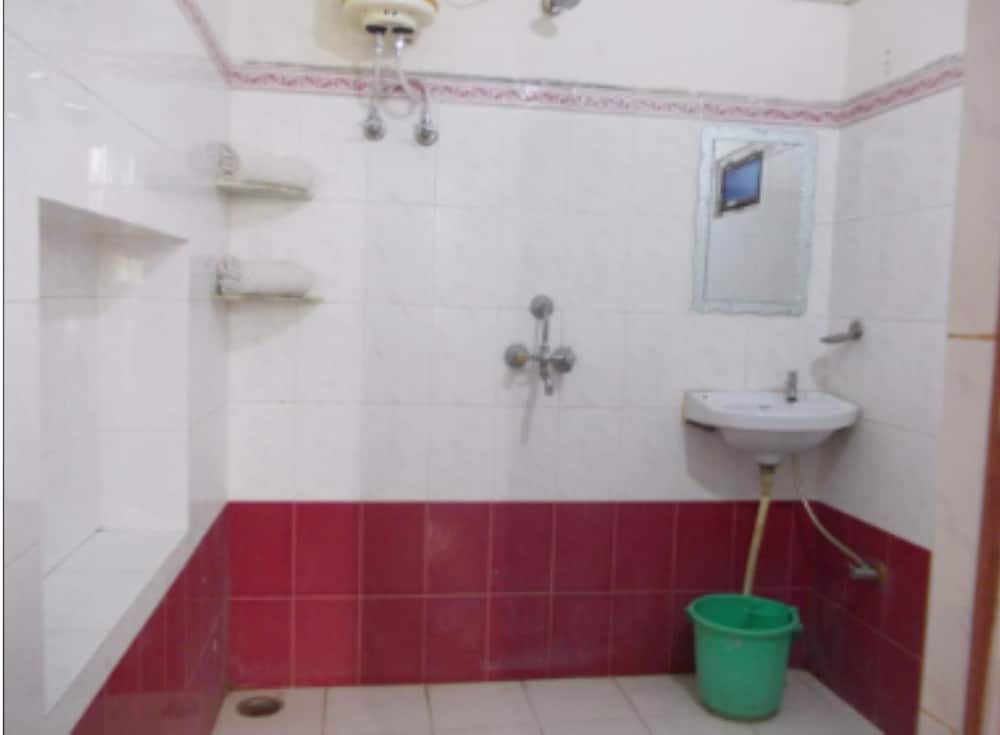 Standard Double Room - Photo 2
