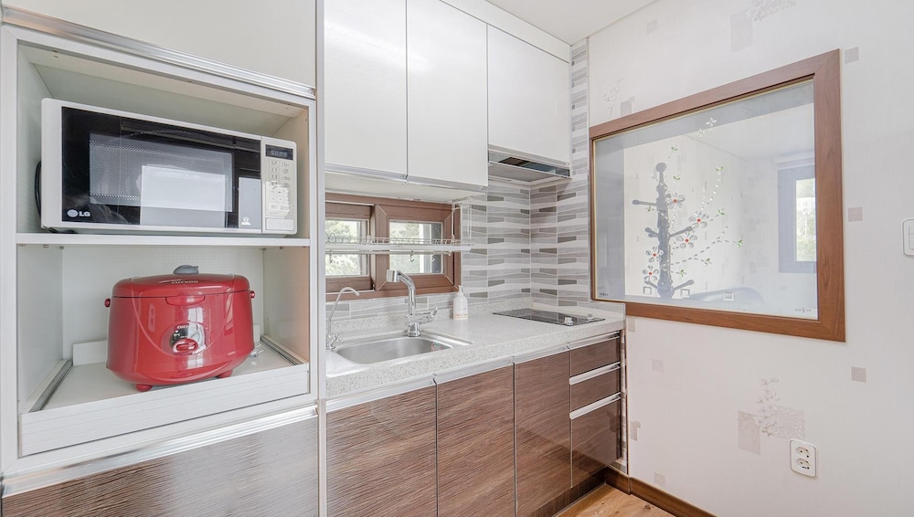 Basic Room, 1 Bedroom (1gadong 201) - Photo 7