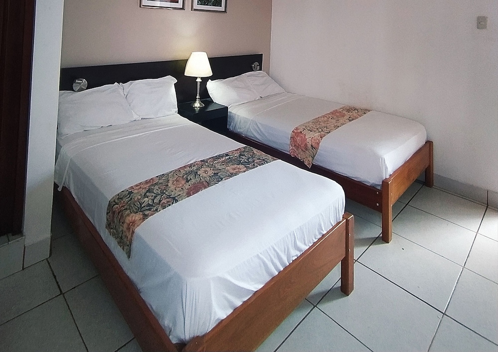 Basic Double Room photo 3