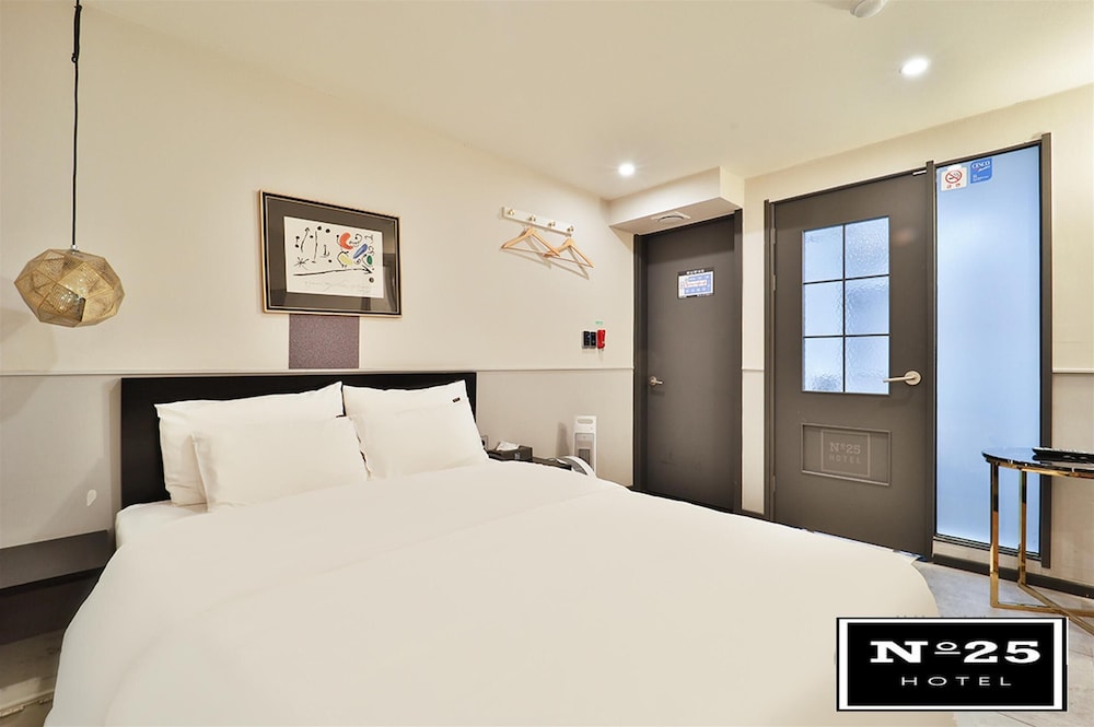 Deluxe Room - Photo 2
