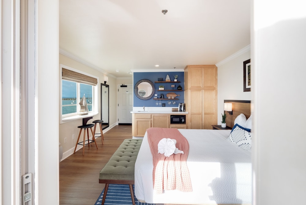 Panoramic Double Room, Private Bathroom, Ocean View (Bayview Oceanfront) photo 3