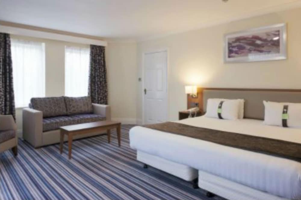 Premium Room, 1 Double Bed with Sofa bed - Photo 3