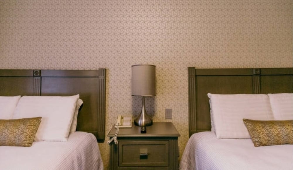 Suite, 2 Double Beds photo 3