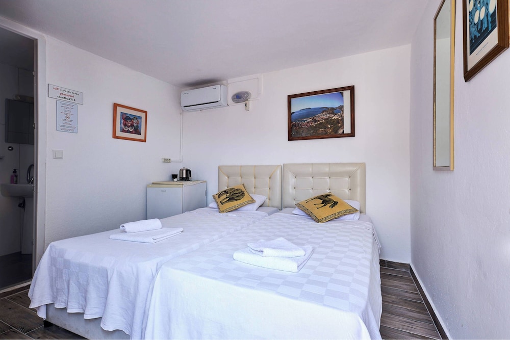 Basic Twin Room