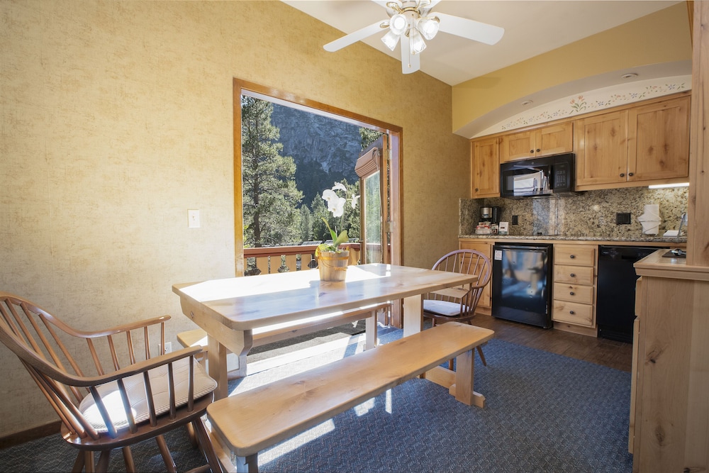 Deluxe Condo, 1 Bedroom, Kitchenette photo 3