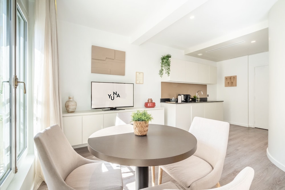 1 Bedroom apartment city view - 38m2 photo 2