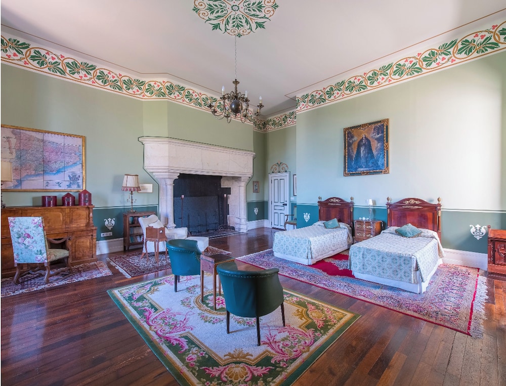 Luxury Twin Room, Park View photo 1