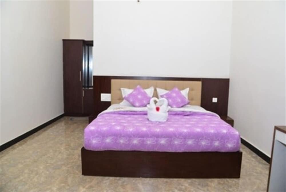 Honeymoon Suite