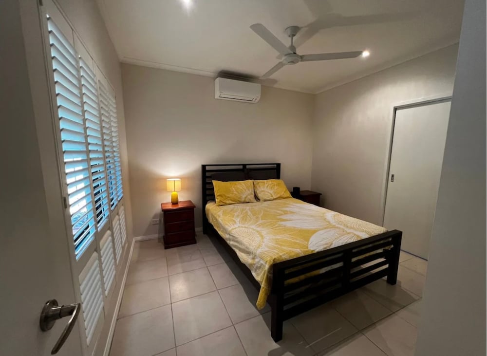 Basic Villa photo 2