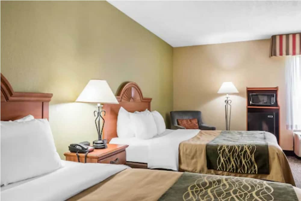 Standard Room, 2 Queen Beds, Non Smoking photo 3