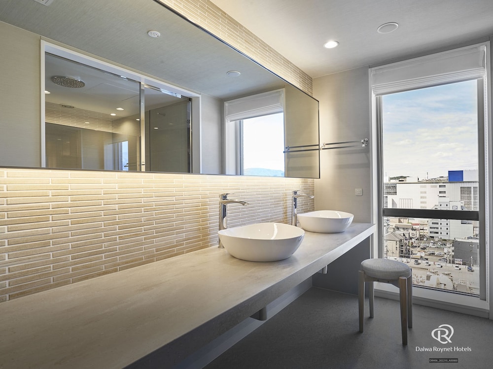 [No Smoking/Castle View] Junior Suite Fours - Photo 10