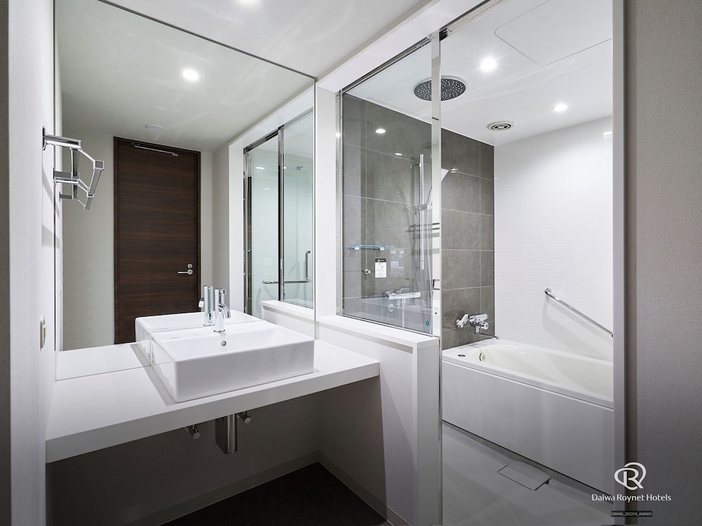 [No Smoking/No View] Superior Twin + Extra Bed - Photo 6