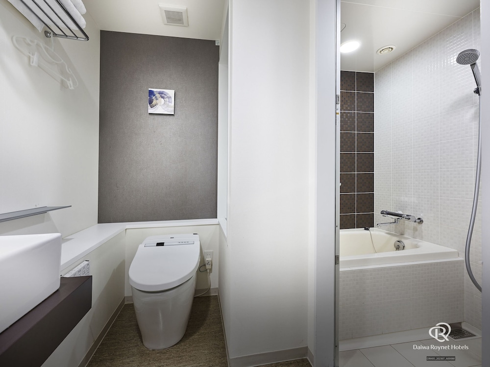 Standard Twin Room, Non Smoking - Photo 11