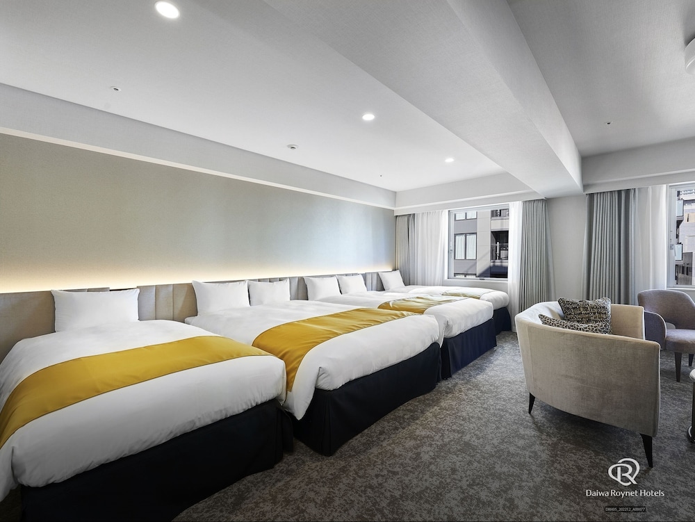 Junior Suite Room 2 double beds & 2 single beds, Non Smoking photo 3