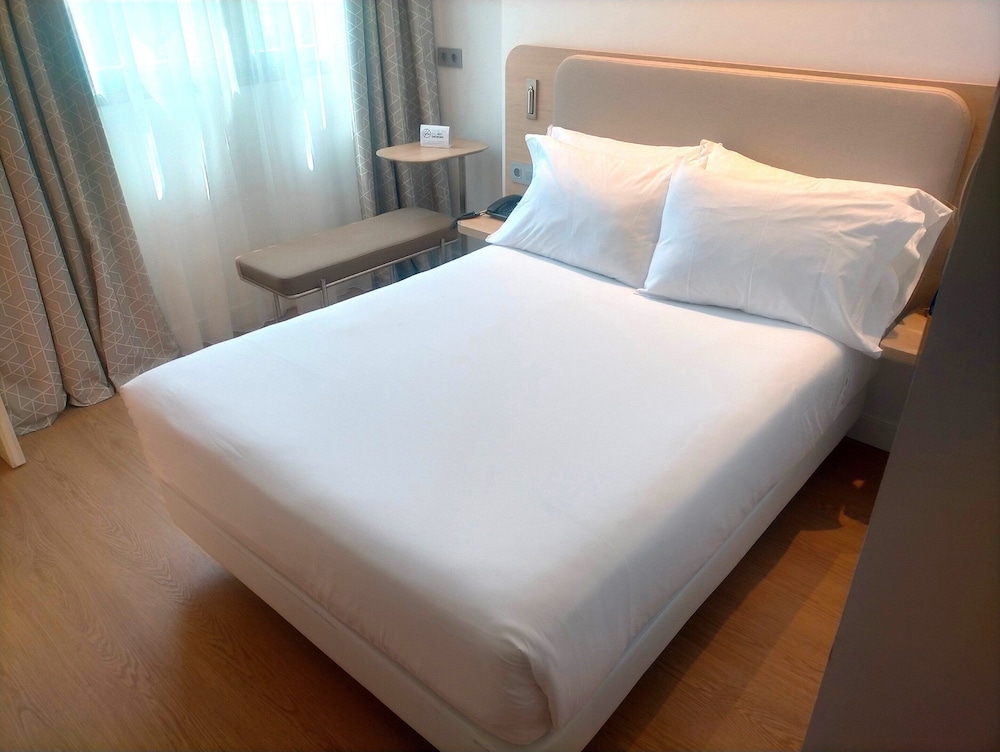 Standard Room, 1 Twin Bed (Free Breakfast) - Photo 1