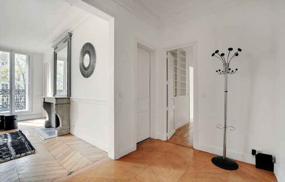 Apartment photo 2