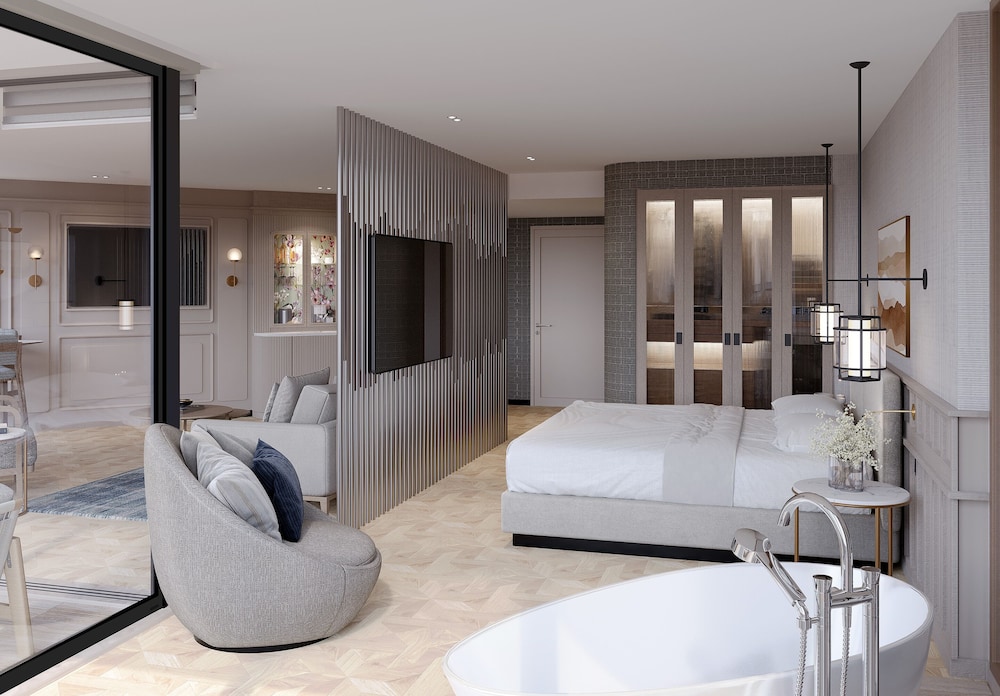 Skyline Suite - Photo 1