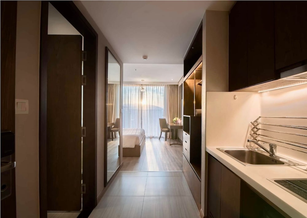 Deluxe Quadruple Room, Balcony, Sea View - Photo 5