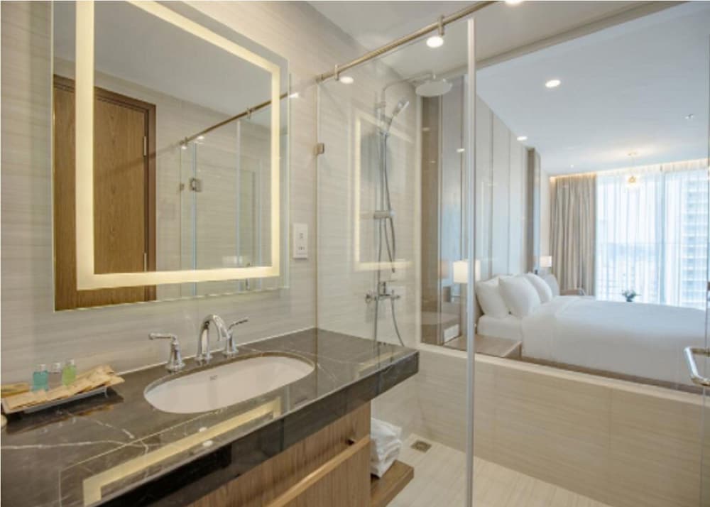 Deluxe Quadruple Room, Balcony, Sea View - Photo 3