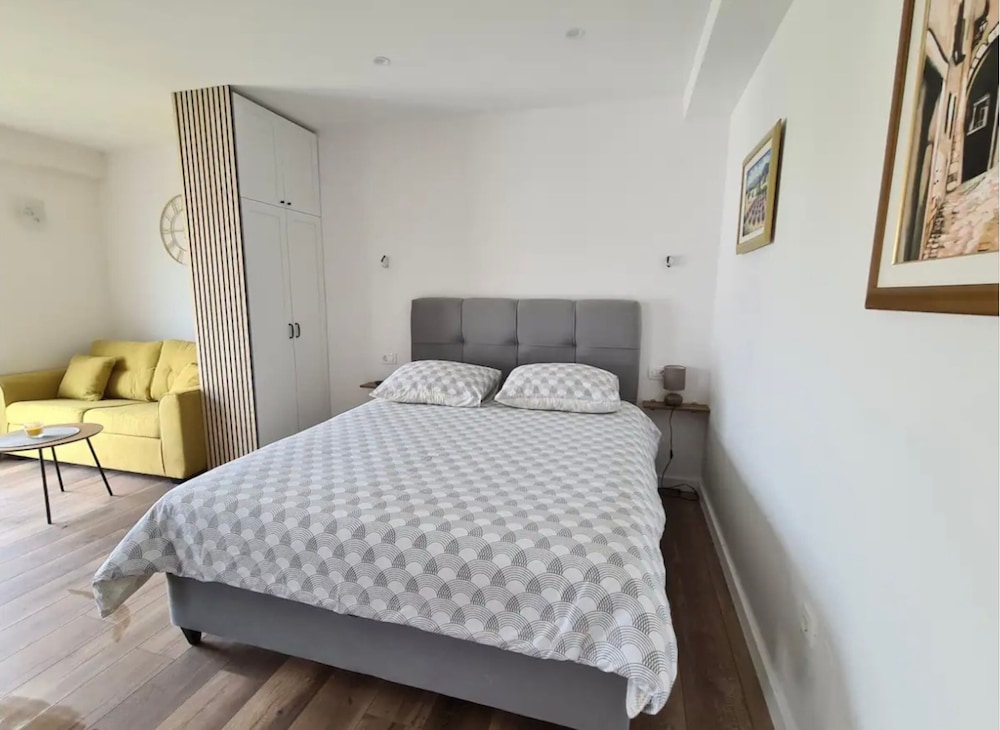 Basic Apartment
