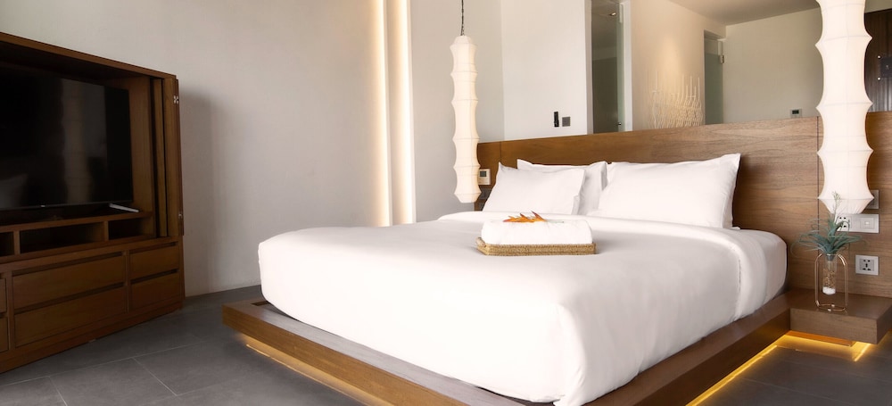 Grand Deluxe Room - Photo 9
