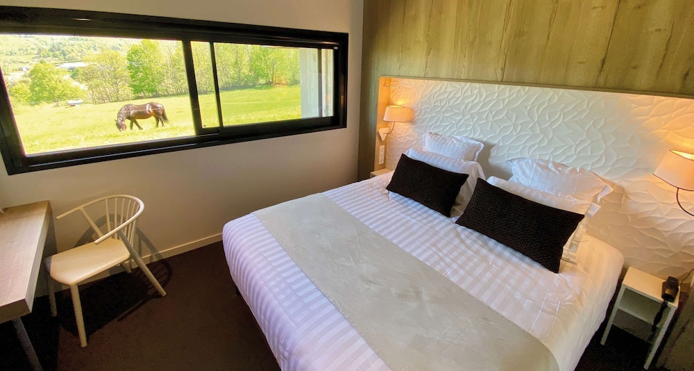 Classic Room, 1 King Bed, Non Smoking (Twin bed on request) photo 1