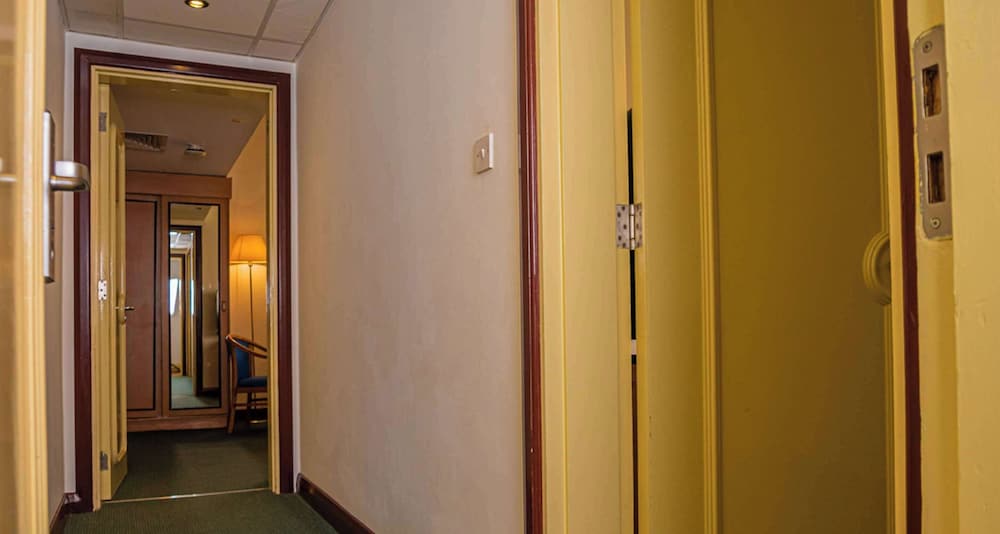 Family Suite, Multiple Beds, Non Smoking, City View - Photo 6