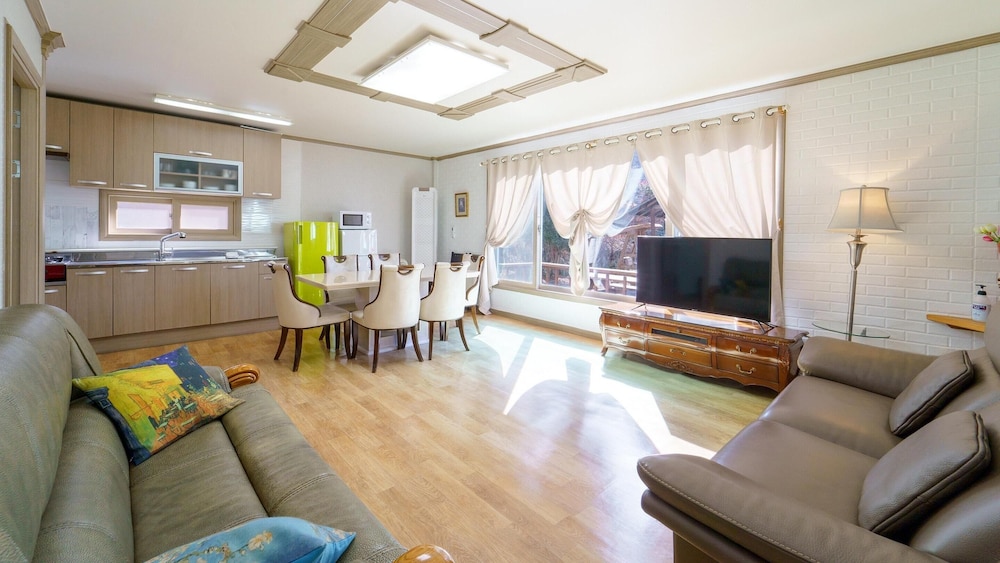 Basic Room, 1 Bedroom (Harmony Room C)
