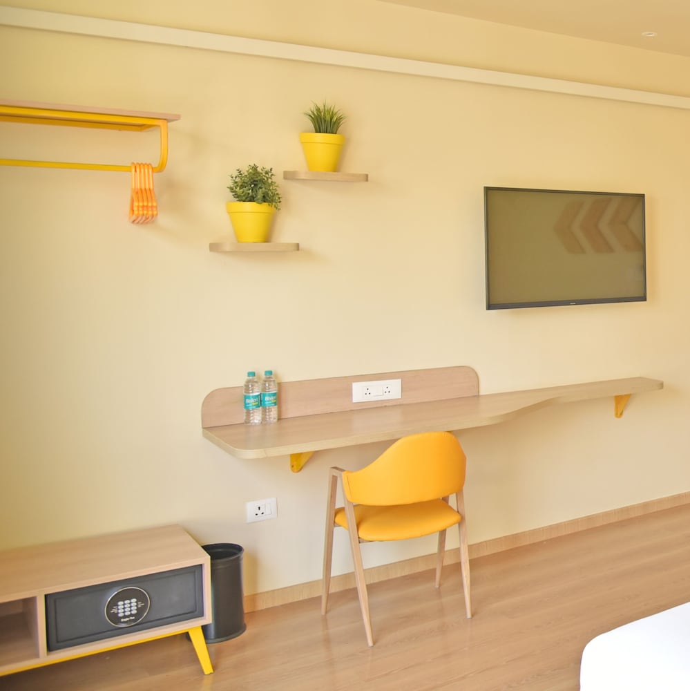 Standard Twin Room - Photo 8