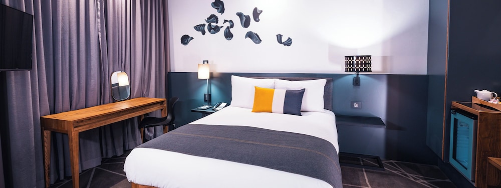 Standard Room, 1 Queen Bed - Photo 6
