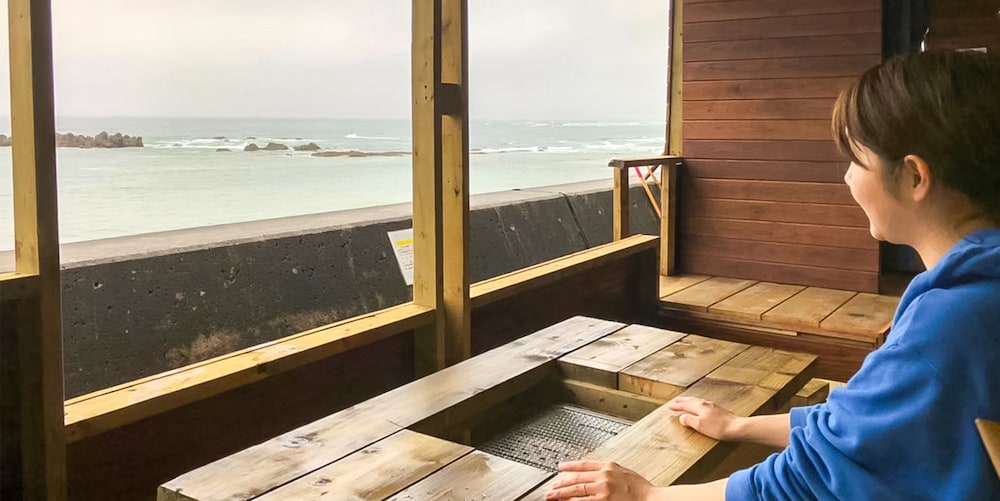 Luxury Studio Suite, Jetted Tub, Ocean View photo 2
