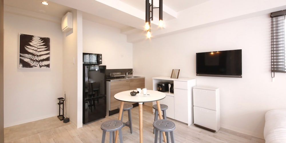 Corner Deluxe Room, Non Smoking (6 Beds) - Photo 4