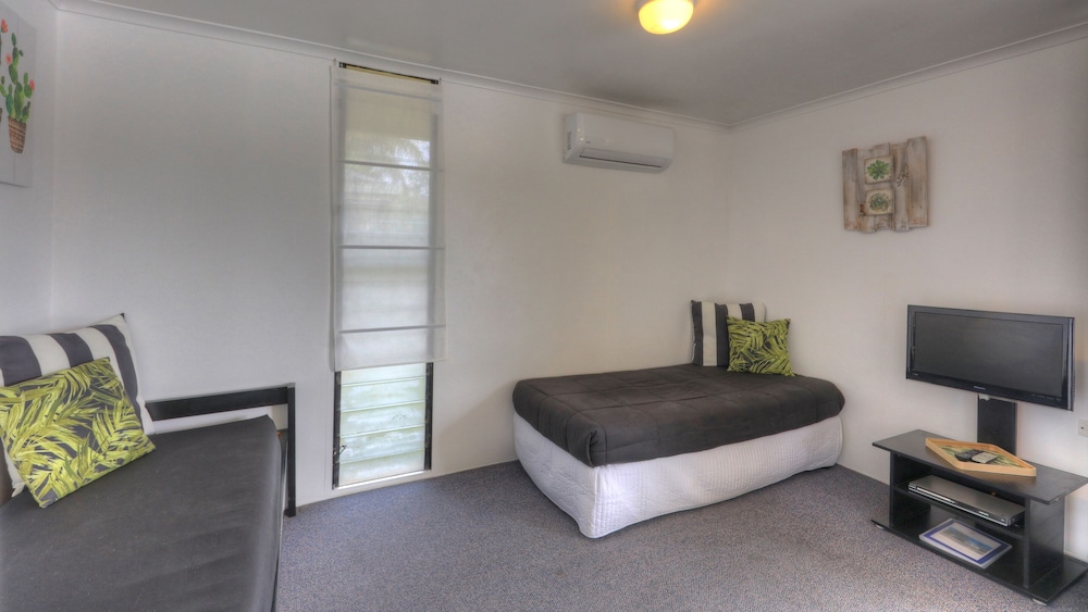 Basic Cabin, 1 Bedroom, Garden View photo 1